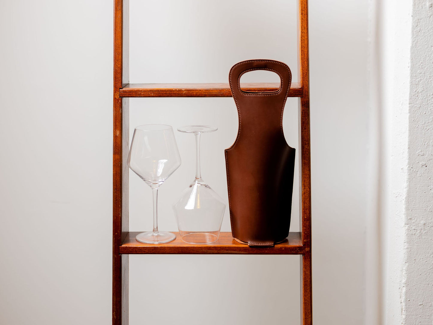 No. 520 Leather Wine Tote